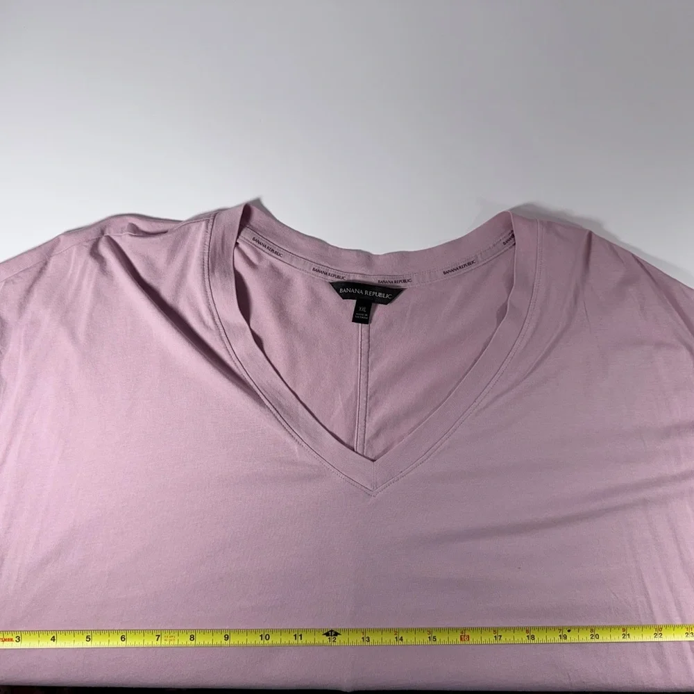 Banana Republic Mauve V-Neck Short Sleeve Top - Picture 3 of 5